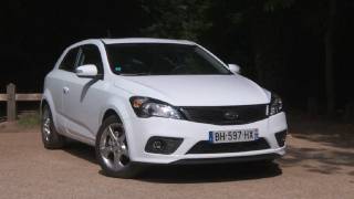 Essai Kia Pro Ceed 16 CRDi 128 Sport Navy [upl. by Callie959]