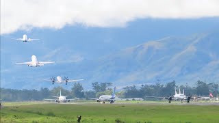 Kesibukan Lalu Lintas Pesawat Terbang di Bandara Wamena Papua [upl. by Ailed]