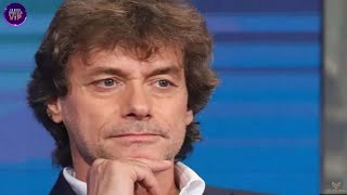 Alberto Angela ‘accoltellato’ dal conduttore Mediaset finisce nel sangue “È da pazzi” [upl. by Alhahs428]