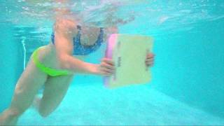 AquaFitness Pectoralis und Latissimus mit dem Schwimmbrett [upl. by Atsirt]