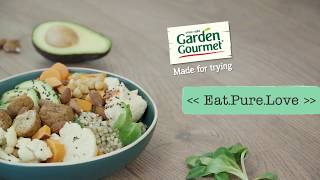 Vegetarische saladebowl met Garden Gourmet falafel en pikante hummus [upl. by Leyameg]