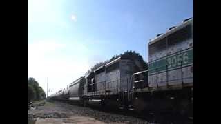 Two SD402s in Run8 awesome 645 sounds [upl. by Aidan]