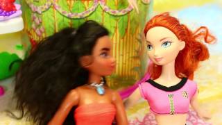 Moana amp Maui Go Soft MAUI KISSES URSULA Disney Princess Barbie Doll Parody DisneyCarToys [upl. by Atrim]