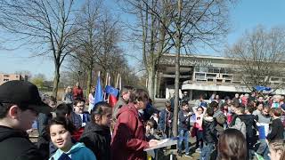 MartinBuberSchule Marl zeigt Flagge für Europa und gegen Rassismus am 2132019 SAM 9154 [upl. by Ahseiyt339]