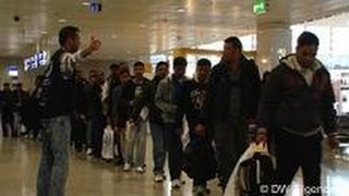 Griechenland Flüchtlinge wollen zurück  Europa Aktuell [upl. by Dnomasor]