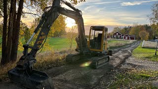 Reperation av gropig väg Volvo EC70 grävare Claas traktor med trailer BJÖRNES GRÄV amp MASKIN [upl. by Kerns359]