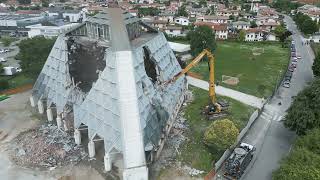 Demolizione Tempio Regina Pacis  SUPERBETON [upl. by Enej]