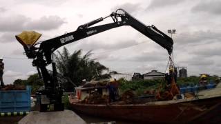 Oil Palm Transport by Hiab XGR 18095 Riverbank [upl. by Philips]