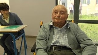 Le bac se passe de 14 à 87 ans [upl. by Allys]