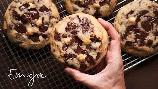 The Best Soft Chocolate Chip Cookies Recipe  Emojoie [upl. by Godbeare815]