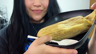 ASMR español comiendo tamal de salsa verde con pollo 🫔 antojito mexicano 🇲🇽 [upl. by Brittain392]