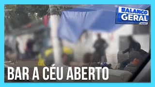 Denúncia moradores de rua bebem e usam droga ao lado de albergue em SP [upl. by Bakemeier]