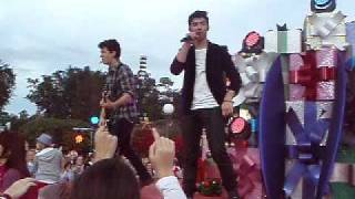 Jonas Brothers Christmas Parade 2009 [upl. by Ajna524]