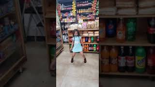 Niña bailando reggaetón [upl. by Retepnhoj]