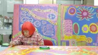 Yayoi Kusama — Una conversación con Philip LarrattSmith [upl. by Esinrahc]