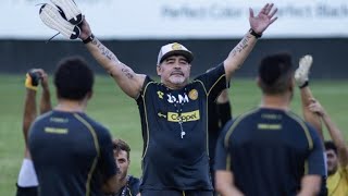 Mit Trommeln und Trompeten Maradonas erstes Training in Mexiko [upl. by Aniram]