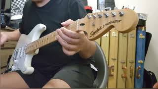 Squier Affinity Stratocaster Olympic White Maple Fretboard [upl. by Inalaehon]