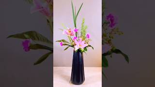 Lilies Floral Design Tutorial floweraraangement [upl. by Yllrebmik]