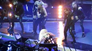 Lady gaga falls  Poker Face Bell Center  The Monster Ball Tour [upl. by Ymaj]