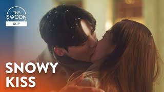 Song Kang and Park Minyoung kiss in the snow  Forecasting Love and Weather Ep 16 ENG SUB [upl. by Whyte]