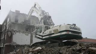 Liebherr R960 Demolition with Demarec DRG45DN demolition grab  Gubbels [upl. by Deehahs]