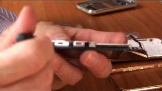 Smonta iphone 3G o 3Gs Pulizia schermo LCD Parte seconda [upl. by Stiles]