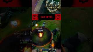 Le top cest un autre monde leagueoflegends gaming riotgames games gameplay outplay gamer [upl. by Sinylg]