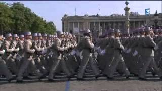 Le RICM de Poitiers et le 1er RIMA dAngoulême lors du défilé du 14 juillet 2013 [upl. by Kursh]