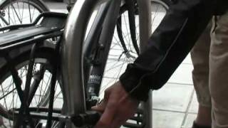 Beat The Thief How not to lock your bike [upl. by Ahsinik]