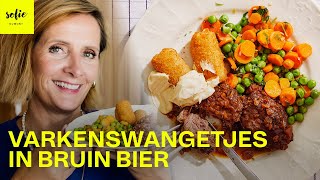 Varkenswangetjes met bruin Leffe bier worteltjes erwtjes en kroketjes 😋  Sofie Dumont [upl. by Enoitna]