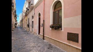 CENTRO STORICO  Via De Templari  IN VENDITA 2 vani con volte a stella € 8500000 [upl. by Groome677]