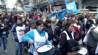 Docentes bonaerenses reclamaron la reapertura de paritarias [upl. by Stanfield]