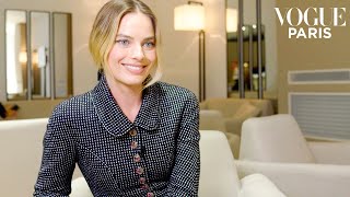 Rencontre avec Margot Robbie au défilé Chanel haute couture  Vogue Paris [upl. by Hilaria]