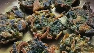 তেলা কচু শাক এর পাতা দিয়ে পাকোরাTela Kacu Shaka Patar pakora [upl. by Oly926]