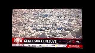 Traversier QuébecLévis bloqué sur le Fleuve StLaurent glaces [upl. by Yror]