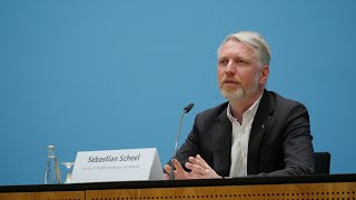 Landespressekonferenz mit dem Berliner Senat am 20 April 2021 [upl. by Shewchuk601]