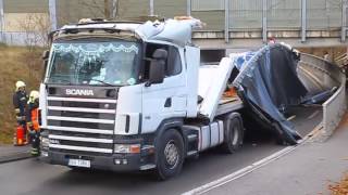 Fahrer fährt Lkw zu Schrott [upl. by Gomez]