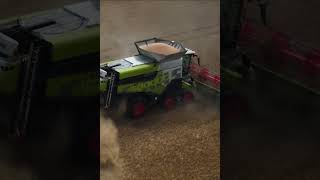 Claas Lexion 8800 TT [upl. by Elvina]