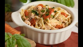 Lachs mit Pasta [upl. by Yenetruoc]