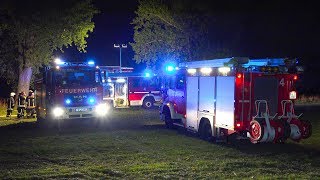 FLÄCHENBRAND AM RHEINUFER  Feuerwehr Meerbusch löschte Bodenfeuer in unwegsamen Gelände [upl. by Aicinod619]