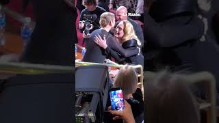 ¡Emotivo Adele rompe en llanto al ver a Céline Dion en su concierto [upl. by Lraep]