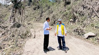 Tiba di Lumajang Jokowi Langsung Tinjau Tenda Pengungsian Korban Terdampak Erupsi Semeru [upl. by Irec49]