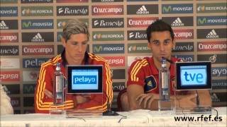 Rueda de prensa de Fernando Torres y Álvaro Arbeloa en Minsk Bielorrusia [upl. by Lehctim829]