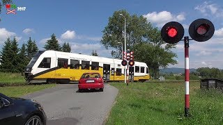 Przejazd kolejowy Gołogłowy PL  772017  Železniční přejezd  Polish railroad crossing [upl. by Lav]