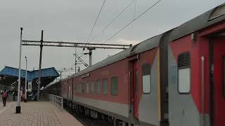 15027 MAURYA EXPRESS ARRIVES AT RANCHI JN [upl. by Ahseenal]