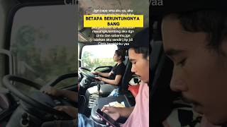 momen haru ketika istri driver truck bantu suaminya nyetir mobil truck ‼️driver truck istri haru [upl. by Getter]