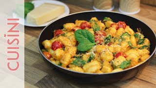 GNOCCHI PFANNE  Rezept mit Spinat Tomaten amp Sahne einfach amp schnell [upl. by Sella]