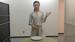 料理の取り方～立食のマナー ワンポイントマナーレッスン24－日本サービスマナー協会 [upl. by Tegan]