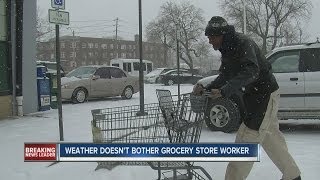 Weather doesnt bother grocery store worker [upl. by Haman21]