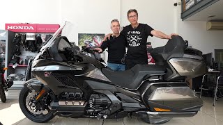 δίκυκλη λιμουζίνα  HONDA GOLDWING 1800cc  όλες οι λειτουργίες της [upl. by Nyrmak689]